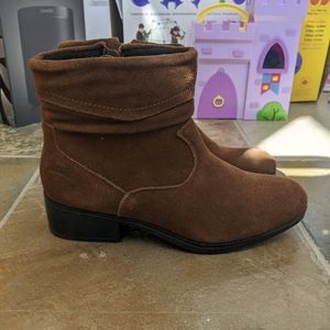 Cougar Calinda Brown Suede Booties 7M